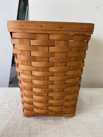 Image for Dresden Boutique and Airbnb Closing Online Auction