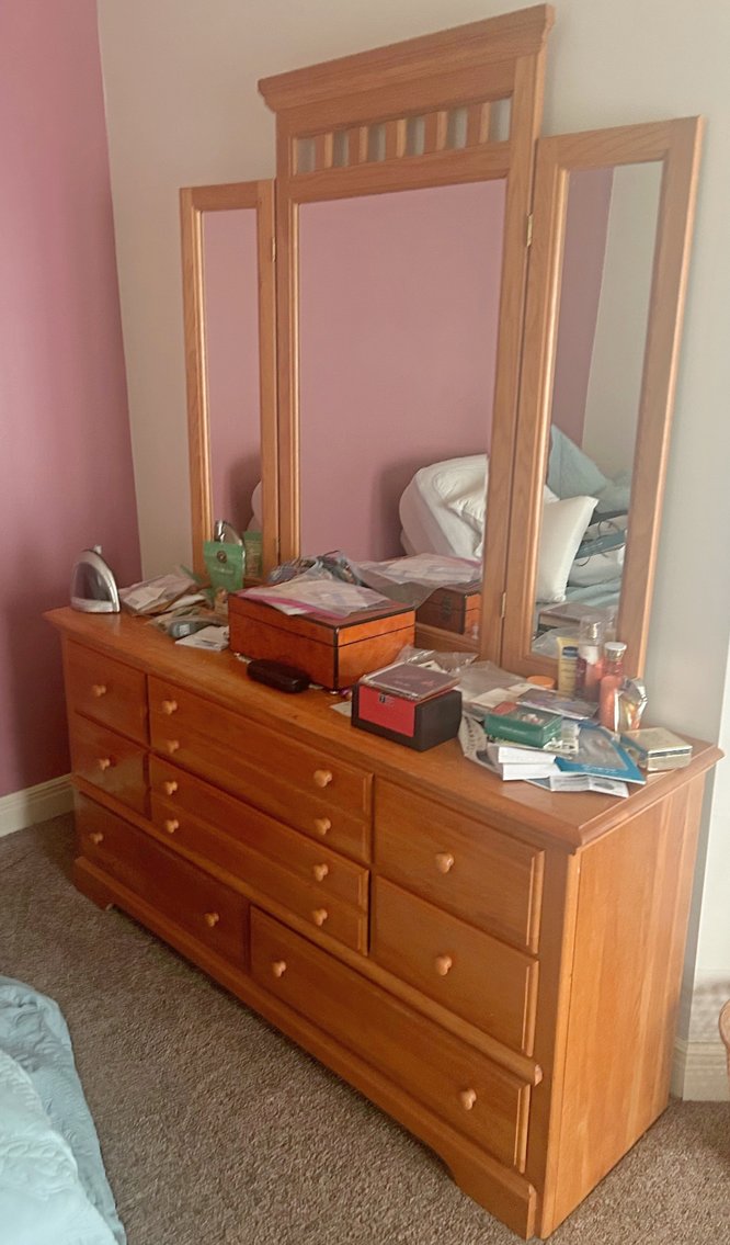 Image for LIVING ESTATE AUCTION