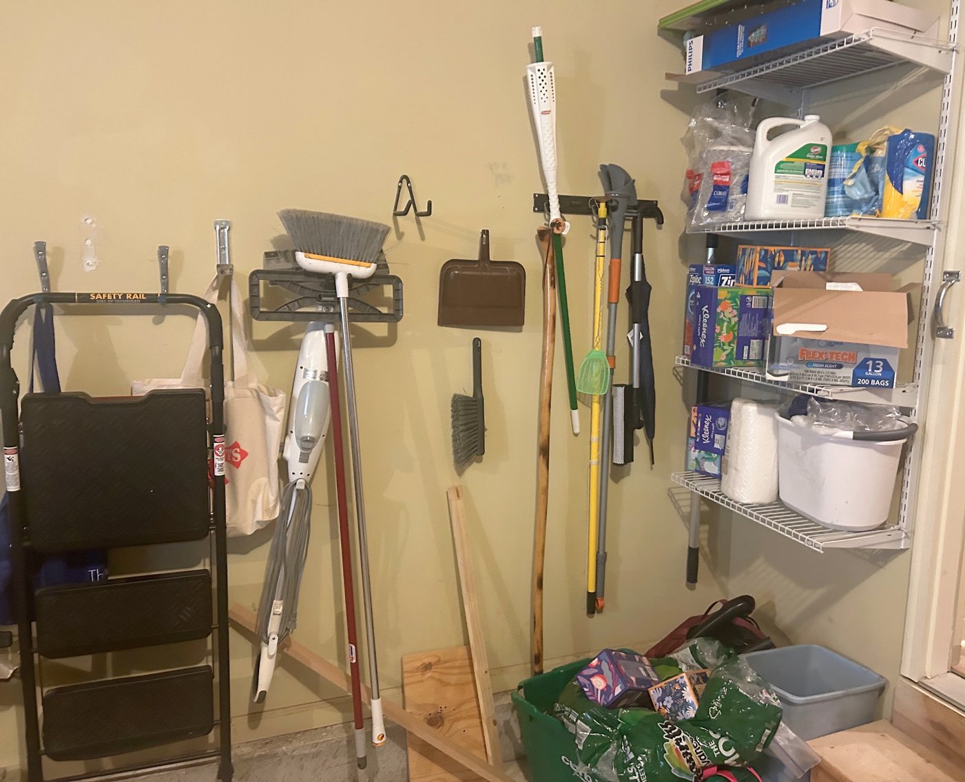 Image for LIVING ESTATE AUCTION