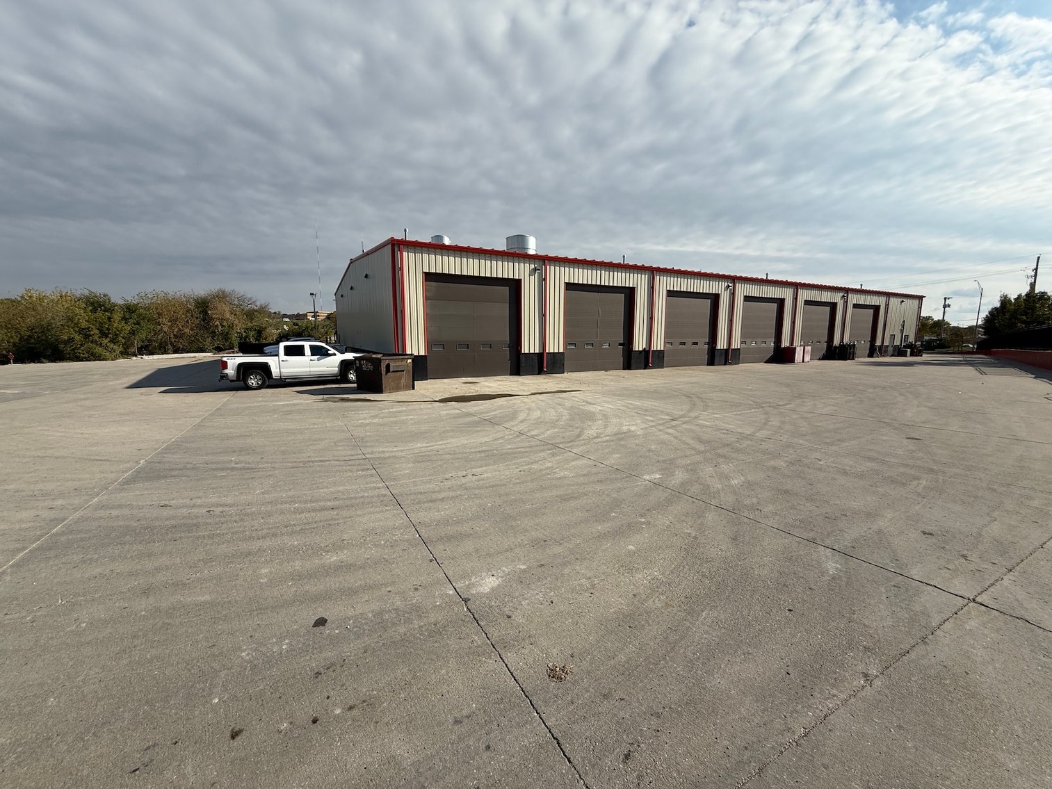 Image for Absolute Commercial Real Estate Auction – 2 Buildings on 21.75 Acres, Selling in 1 Tract