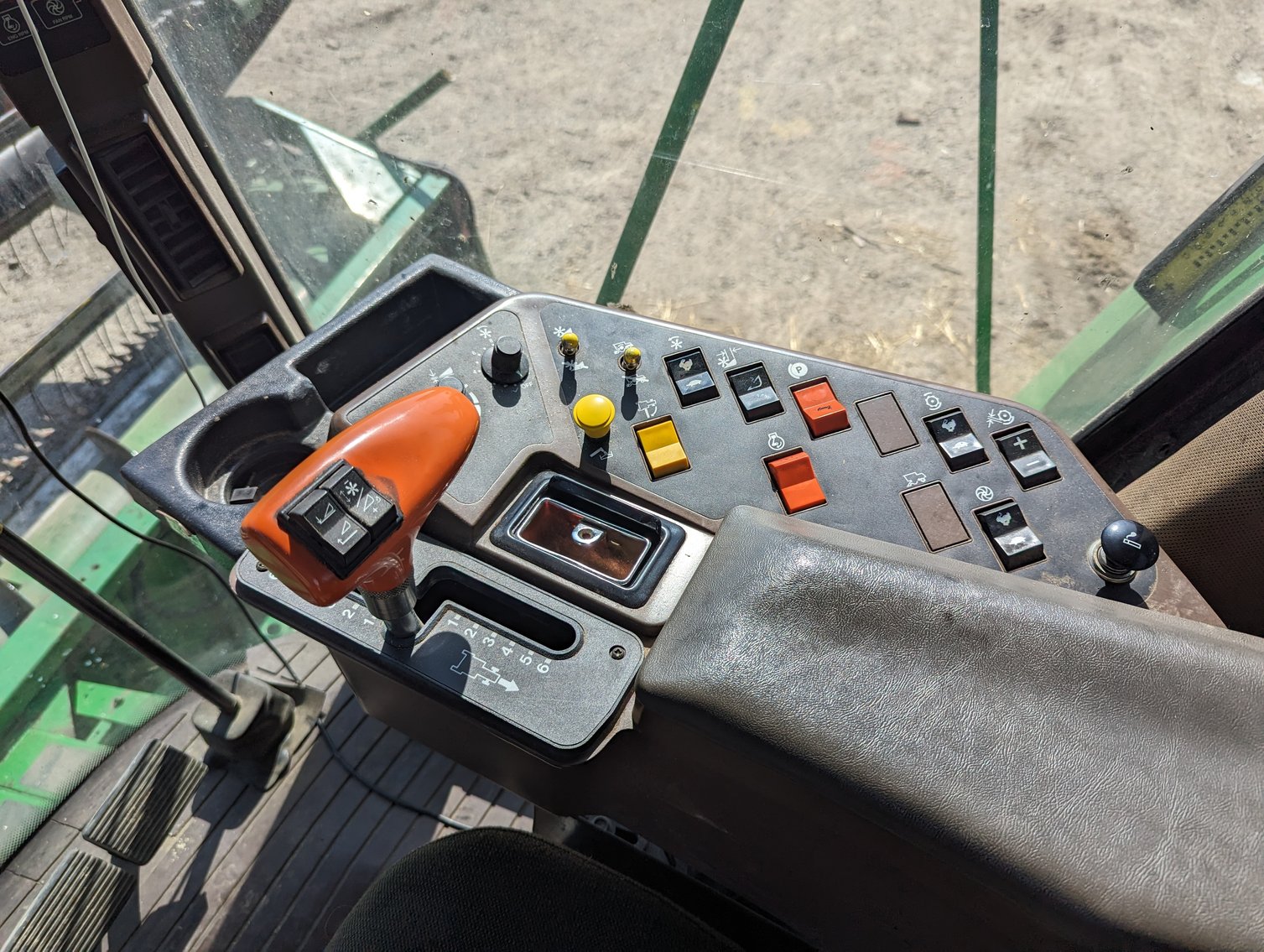 Image for Auction Time: John Deere 9500 Combine