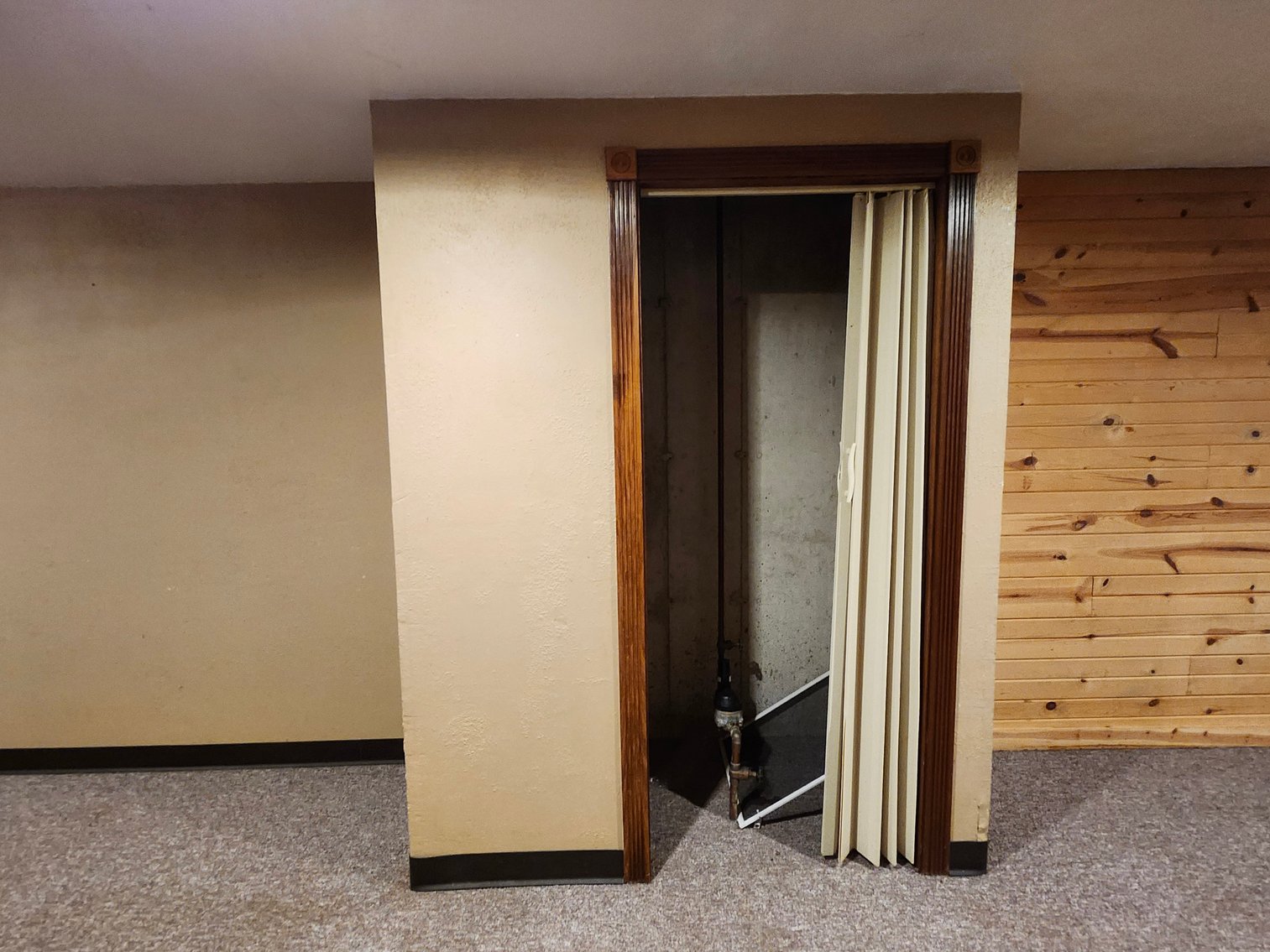 Image for 205 Alvin Circle, Beaver Dam – Online Bidding for Quiet Cul-de-Sac Home