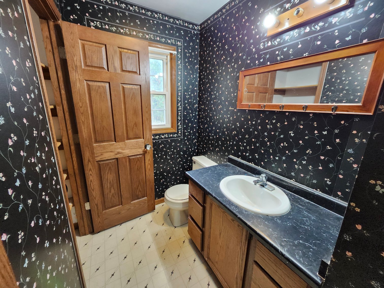 Image for 205 Alvin Circle, Beaver Dam – Online Bidding for Quiet Cul-de-Sac Home