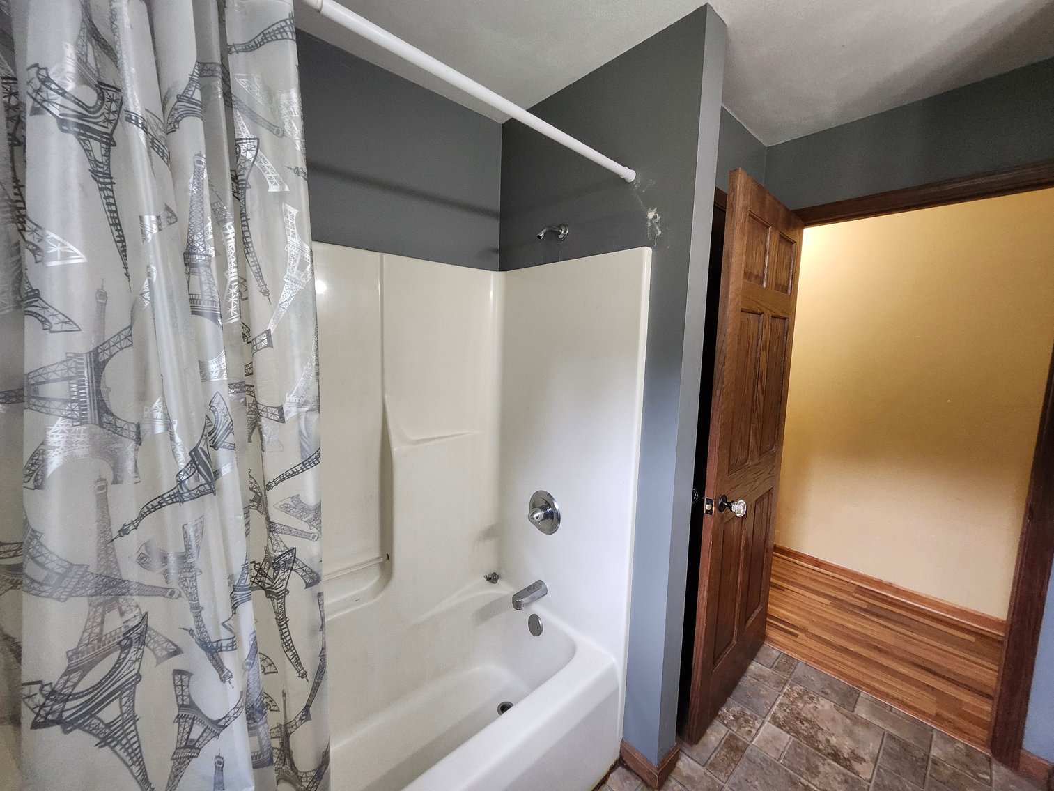 Image for 205 Alvin Circle, Beaver Dam – Online Bidding for Quiet Cul-de-Sac Home