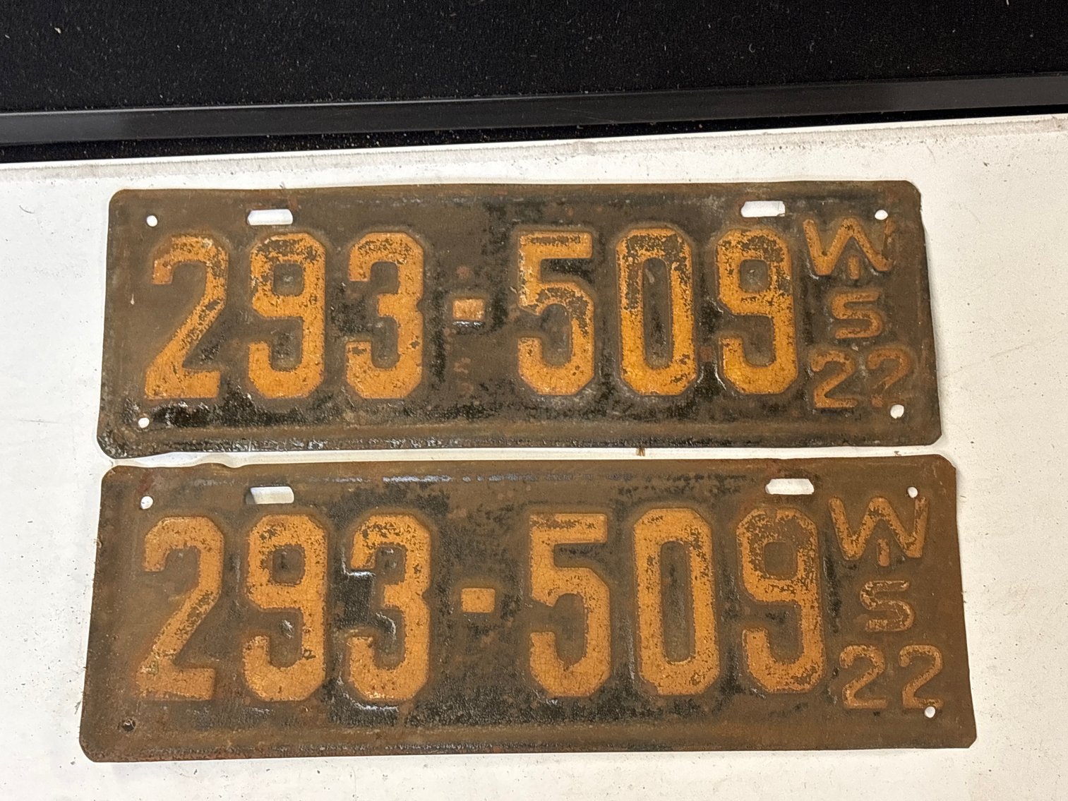 Image for April 2026 Crocks, Cast Iron & Consignment Auction