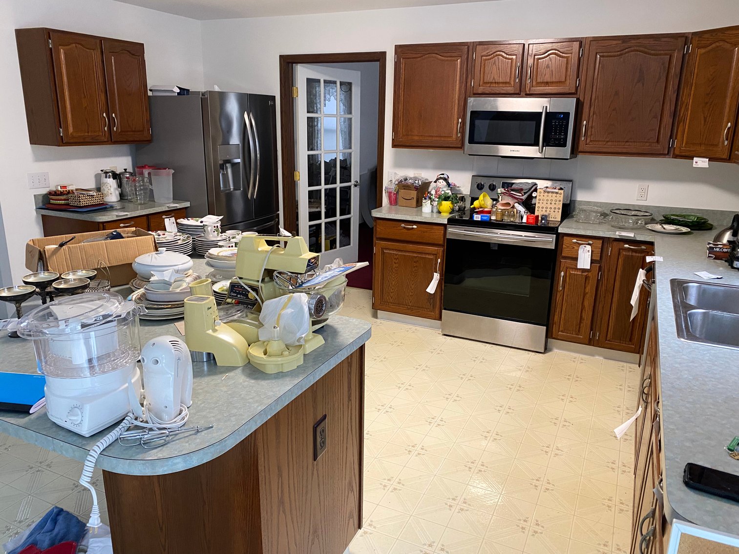 Image for ONLINE ONLY: Vintage Collectible Dolls & Home Contents Auction