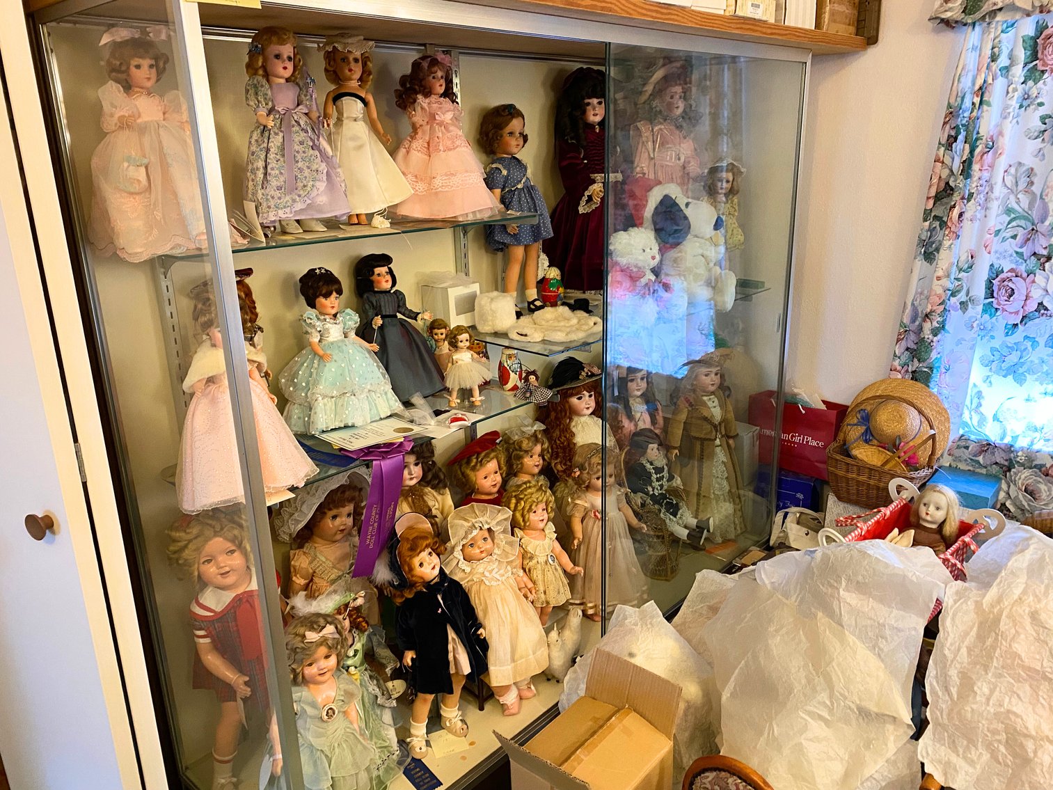 Image for ONLINE ONLY: Vintage Collectible Dolls & Home Contents Auction