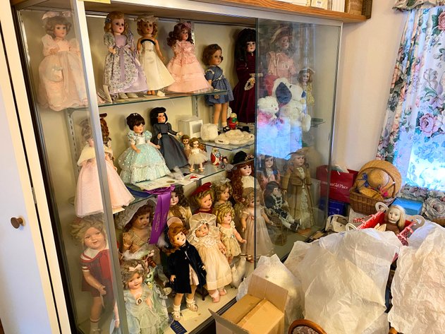 Image for ONLINE ONLY: Vintage Collectible Dolls & Home Contents Auction
