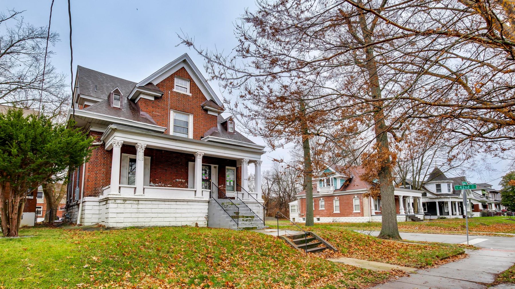 Image for Bank Owned Sixplex: Published Reserve