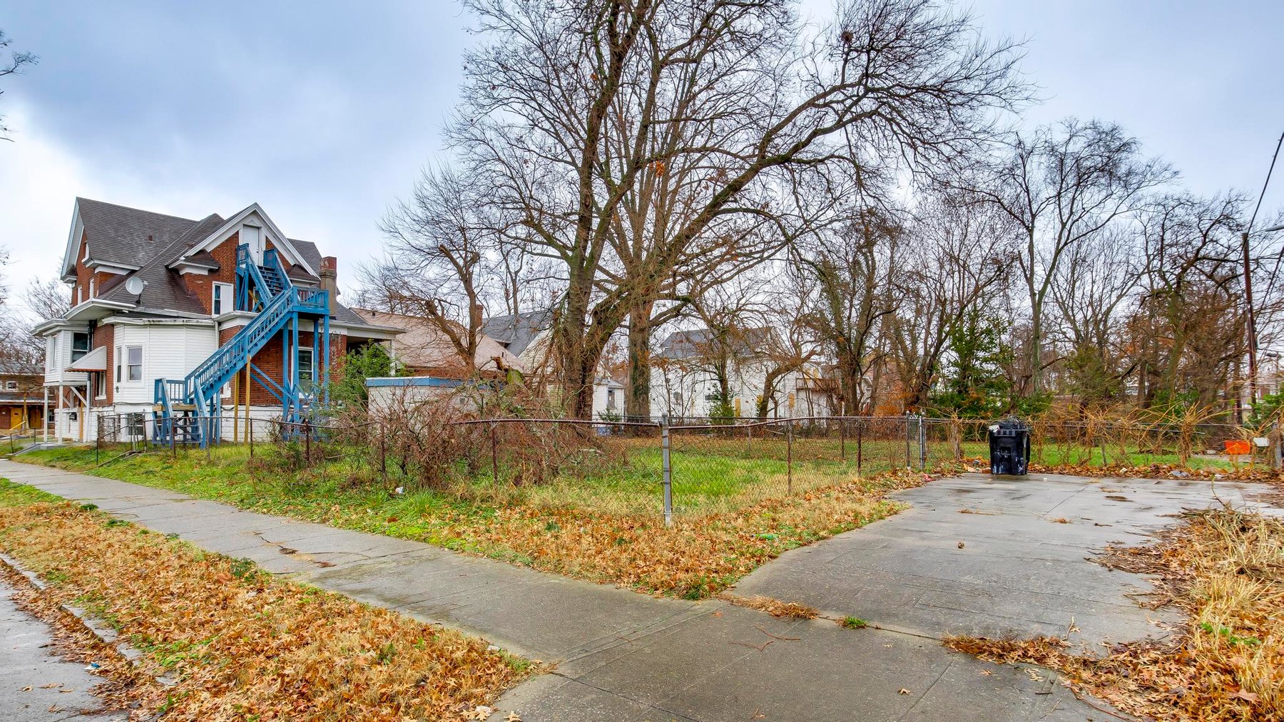 Image for Bank Owned Sixplex: Published Reserve