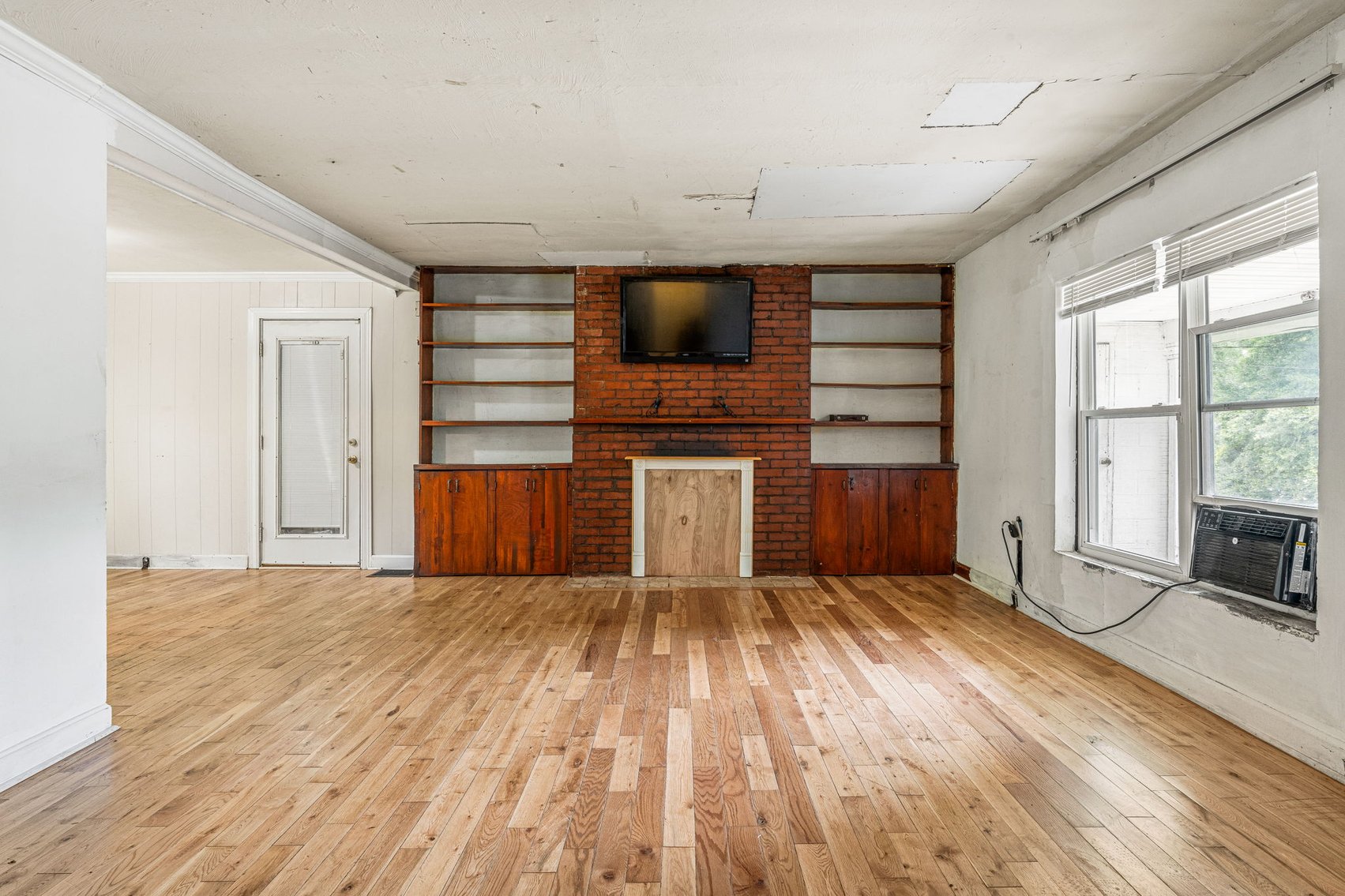 Image for 5319 New Cut Rd-Absolute Auction