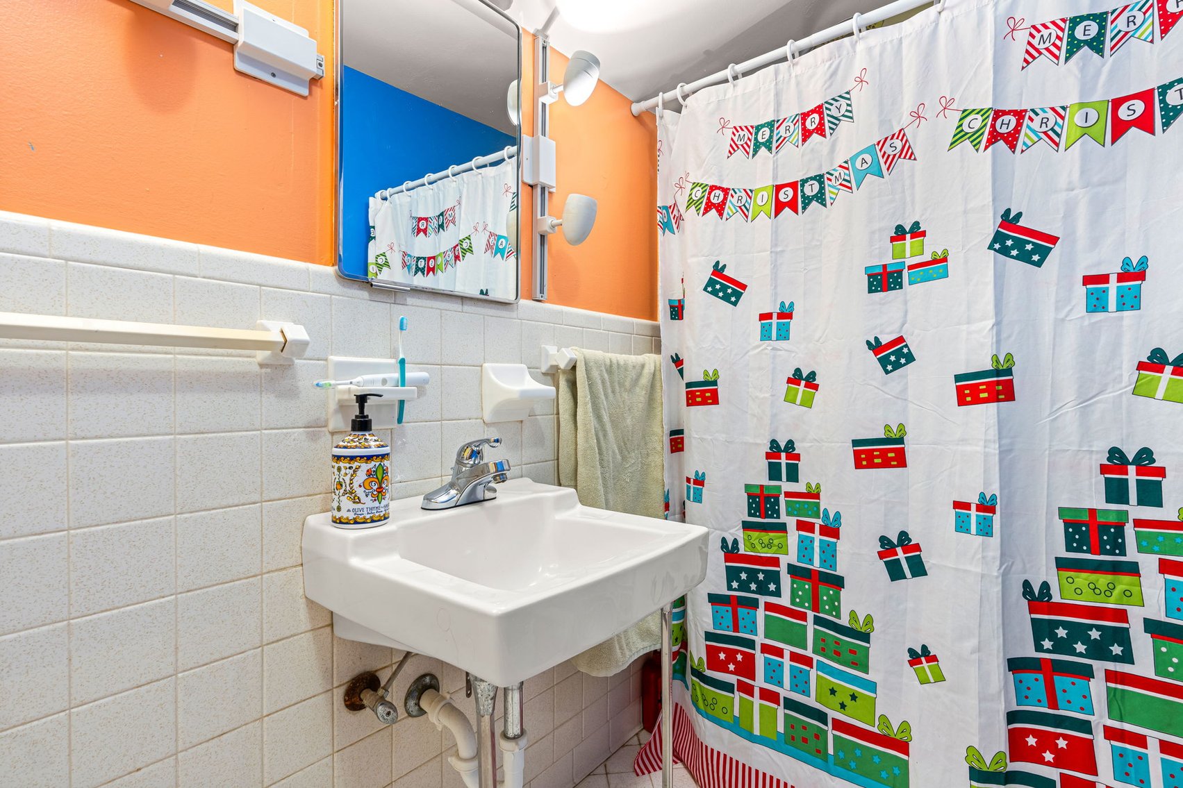 Image for 160 N Galt Ave-ONLINE AUCTION ONLY-BIDDING HAS STARTED