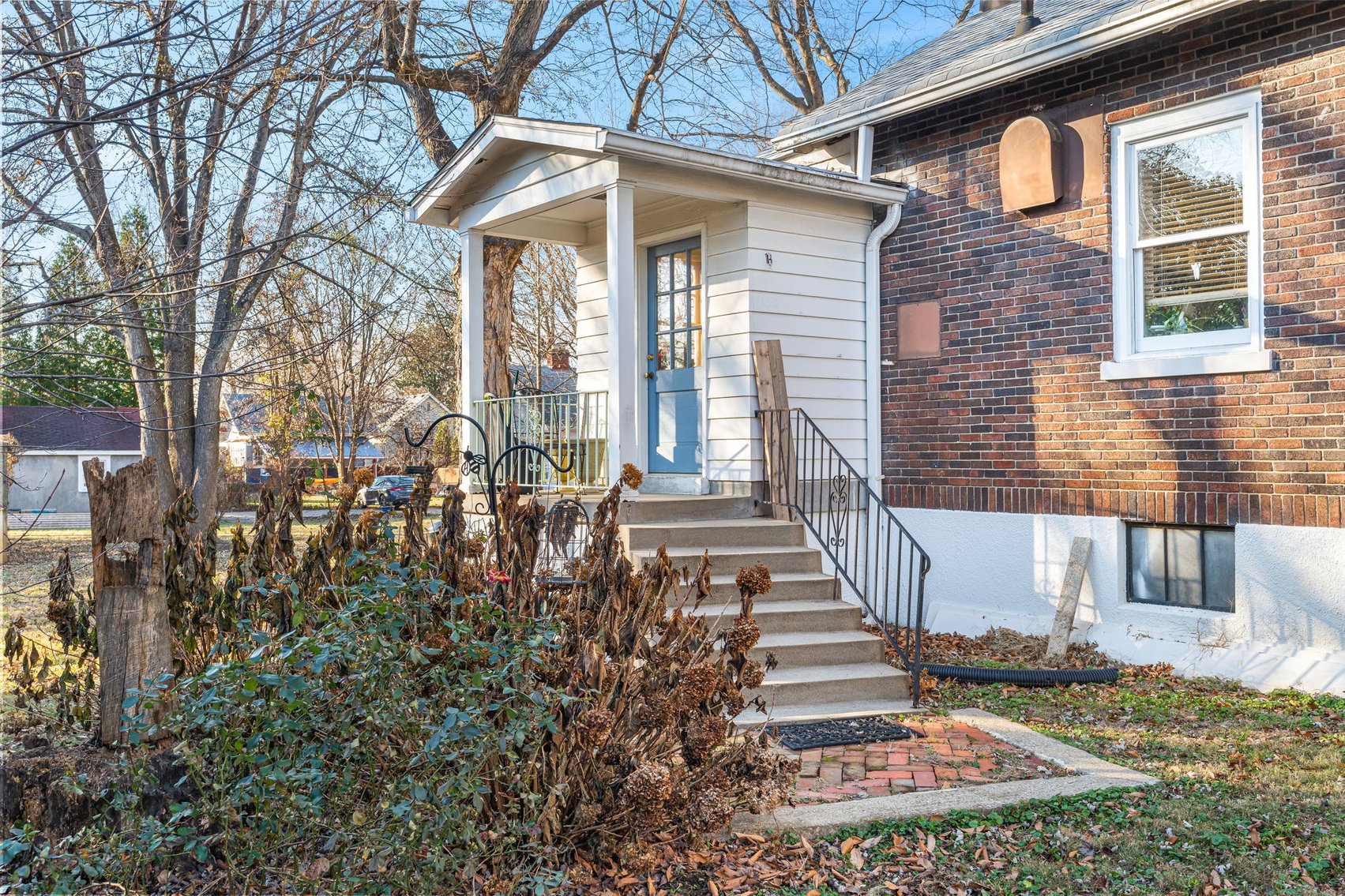 Image for 160 N Galt Ave-ONLINE AUCTION ONLY-BIDDING HAS STARTED