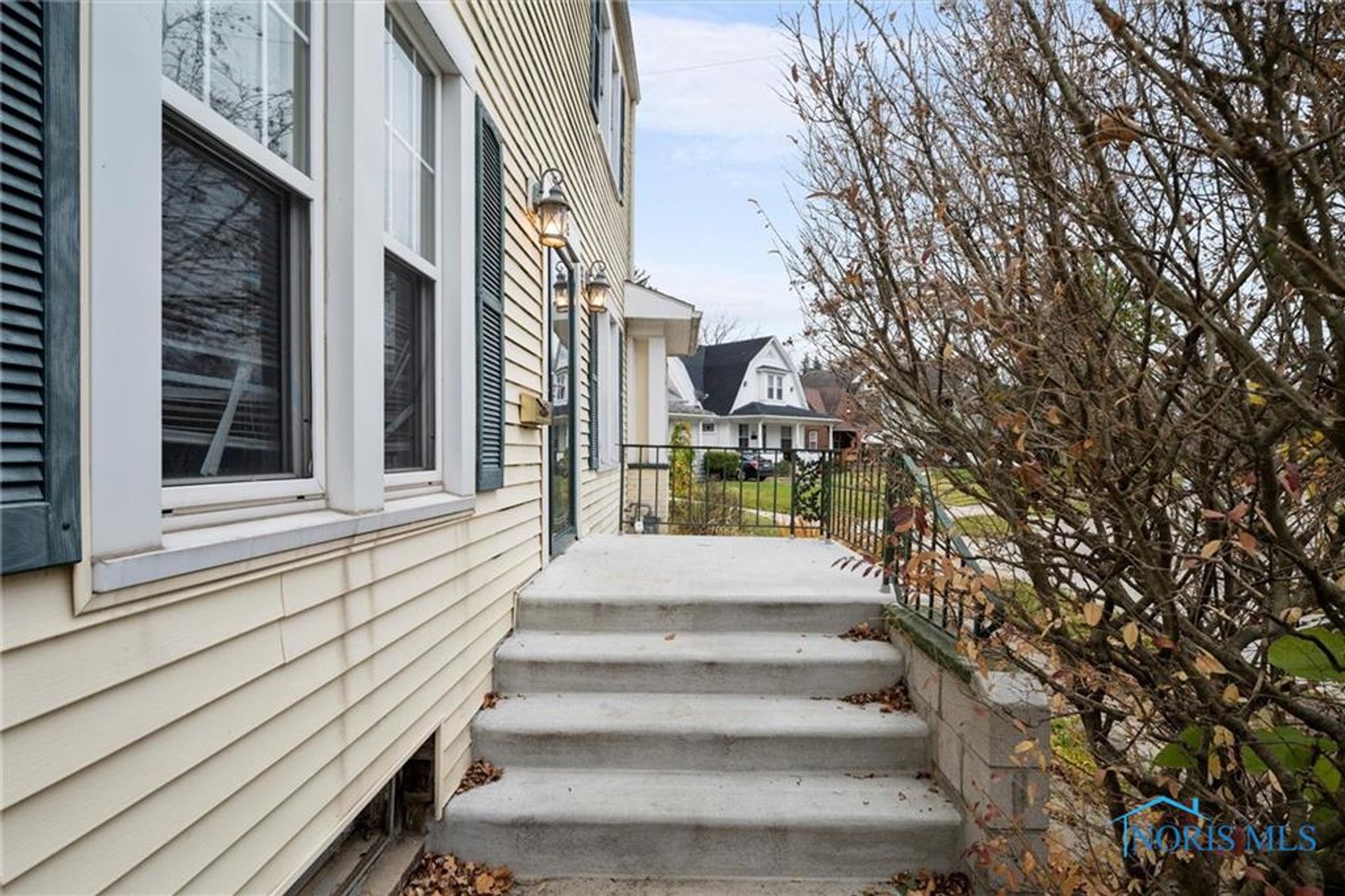 Image for MINIMUM BID AUCTION $70,000! 1333 Kenyon Dr