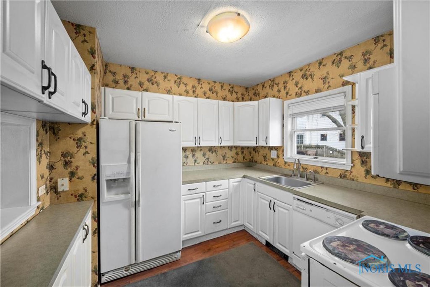 Image for MINIMUM BID AUCTION $70,000! 1333 Kenyon Dr