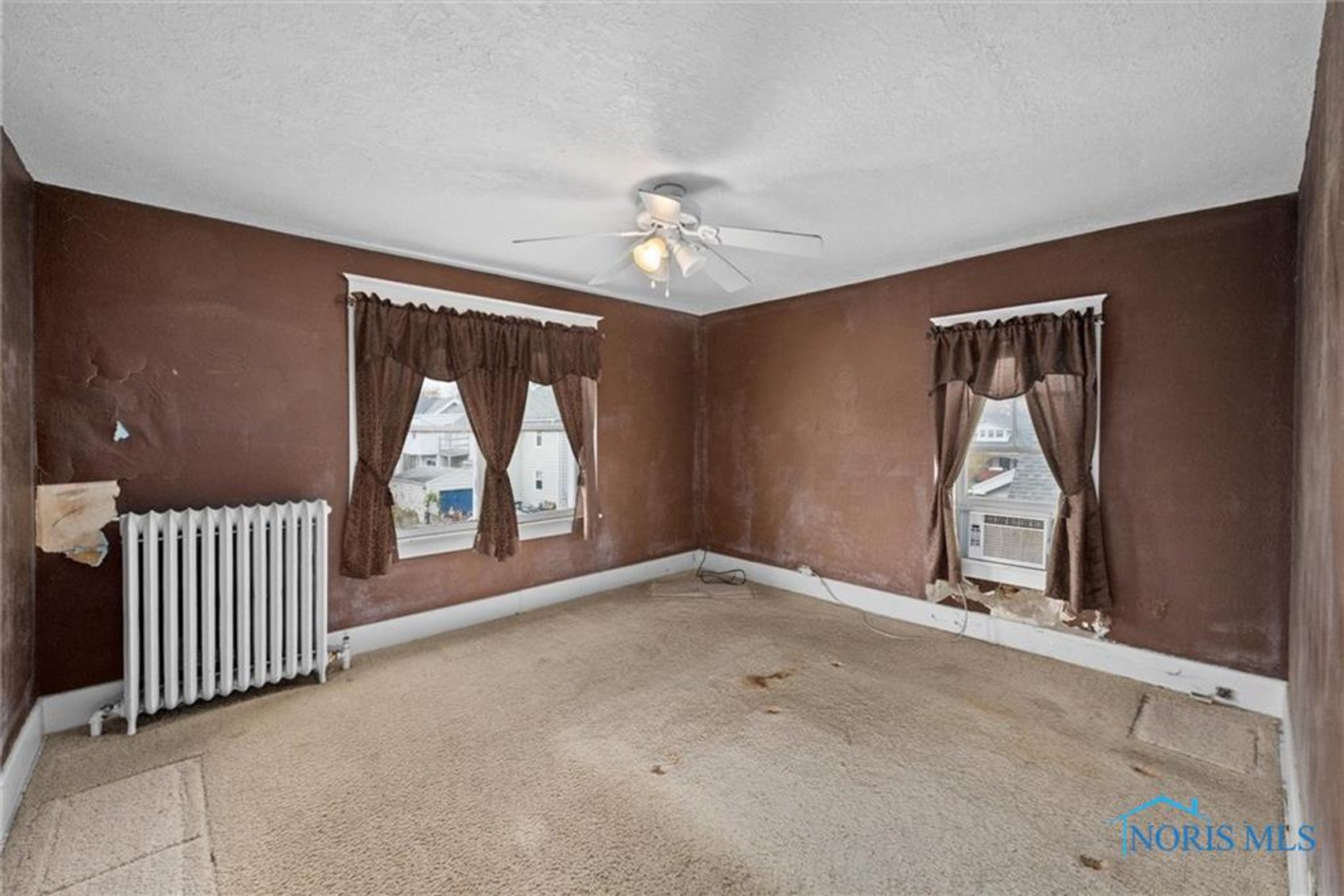 Image for MINIMUM BID AUCTION $70,000! 1333 Kenyon Dr