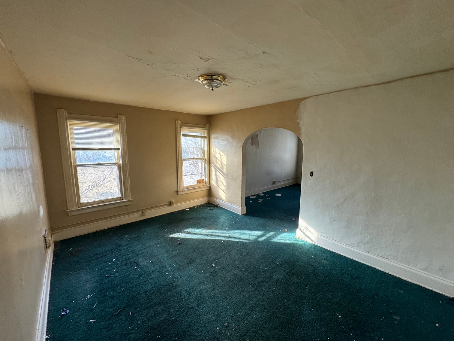 Image for MINIMUM BID AUCTION $59,000! 435 E Broadway