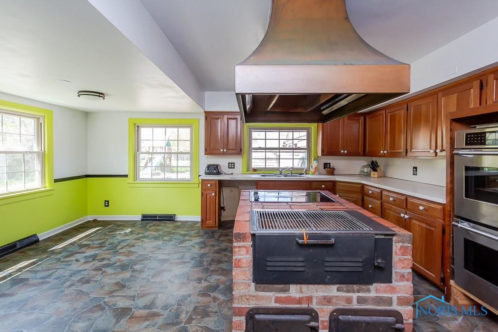 Image for MINIMUM BID AUCTION $129,000! 1034 Nela Pkwy