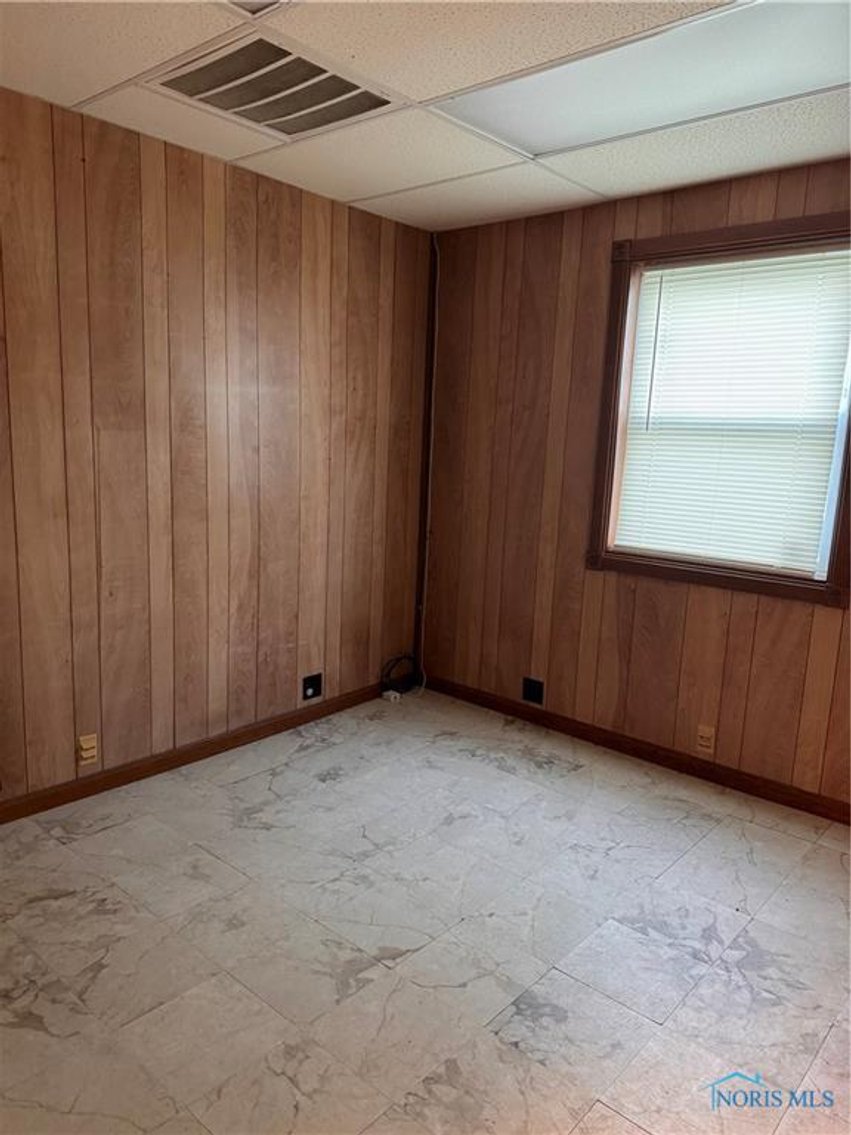 Image for MINIMUM BID AUCTION $49,000! 662 Phillips Ave