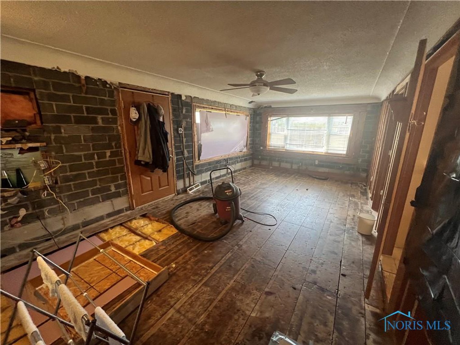 Image for MINIMUM BID AUCTION $110,000! 117 N GOODYEAR