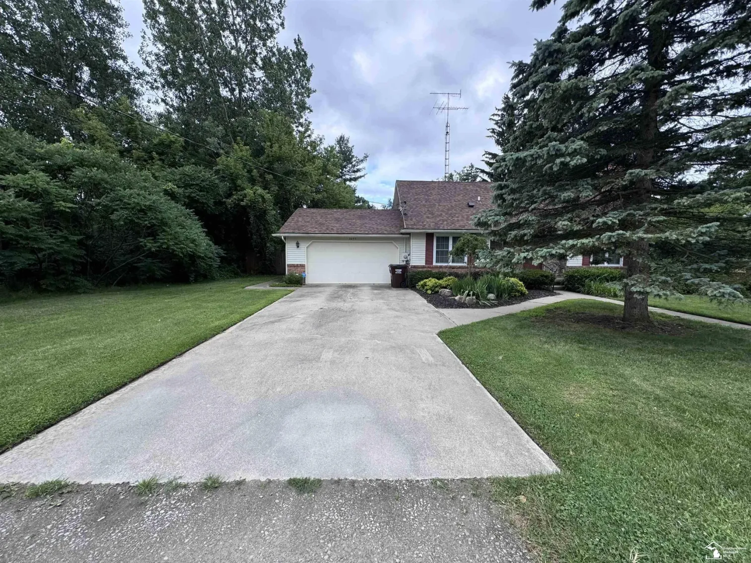 Image for MINIMUM BID AUCTION $169,000! 3235 Shelton Ave