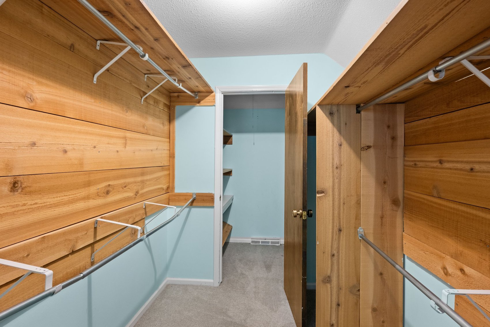 Image for MINIMUM BID AUCTION $250,000! 2427 Knights Hill Lane