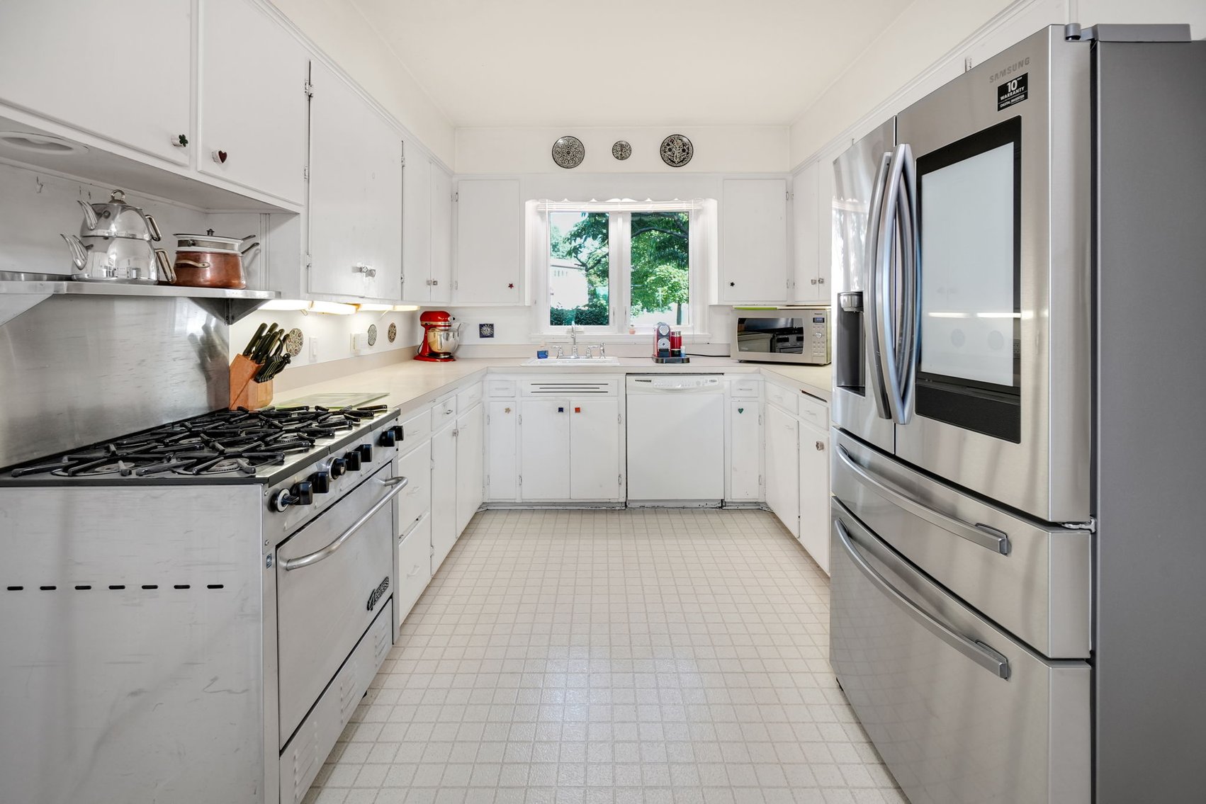 Image for MINIMUM BID AUCTION $499,000! 616 Manitou Dr