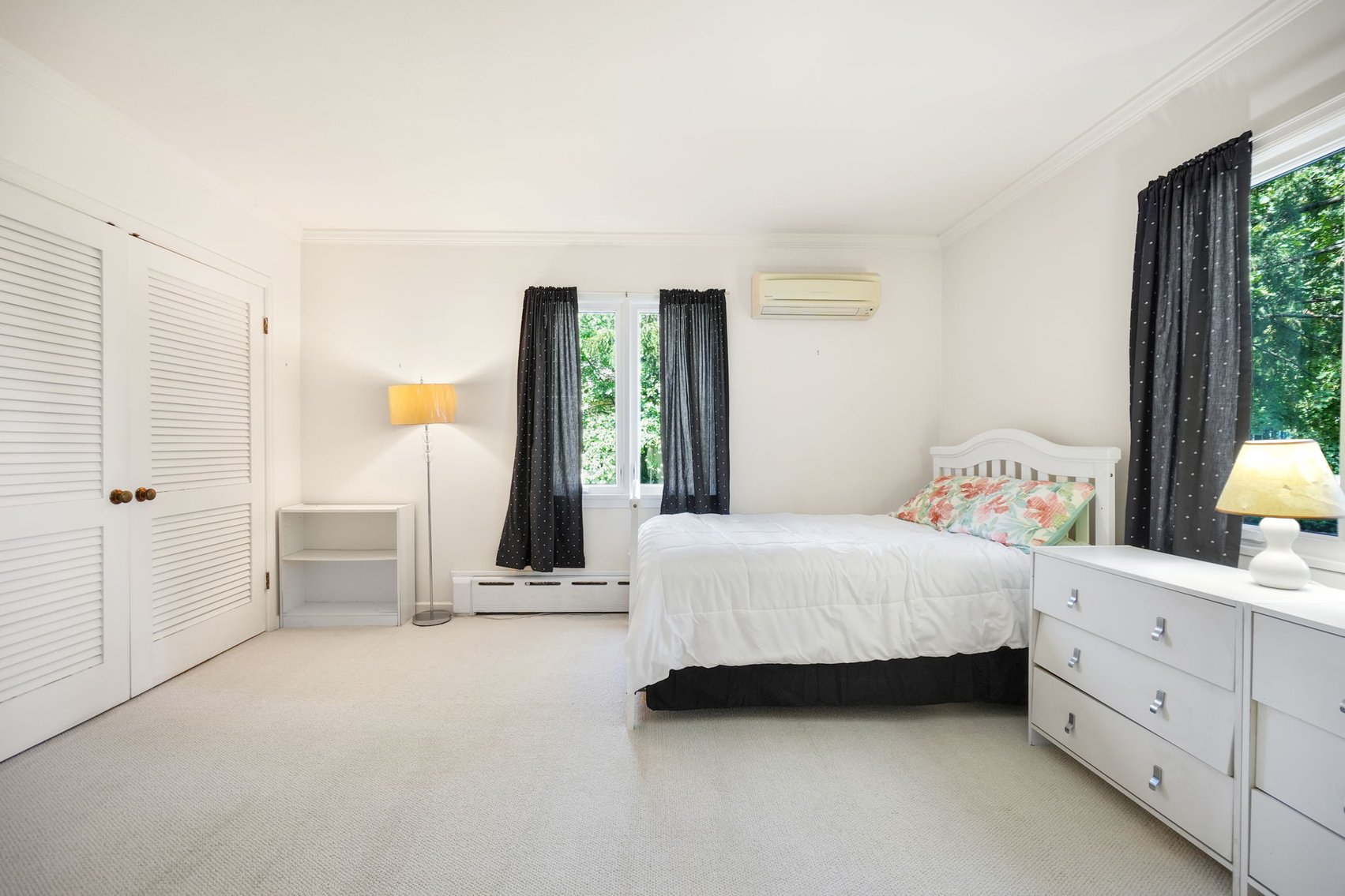 Image for MINIMUM BID AUCTION $499,000! 616 Manitou Dr