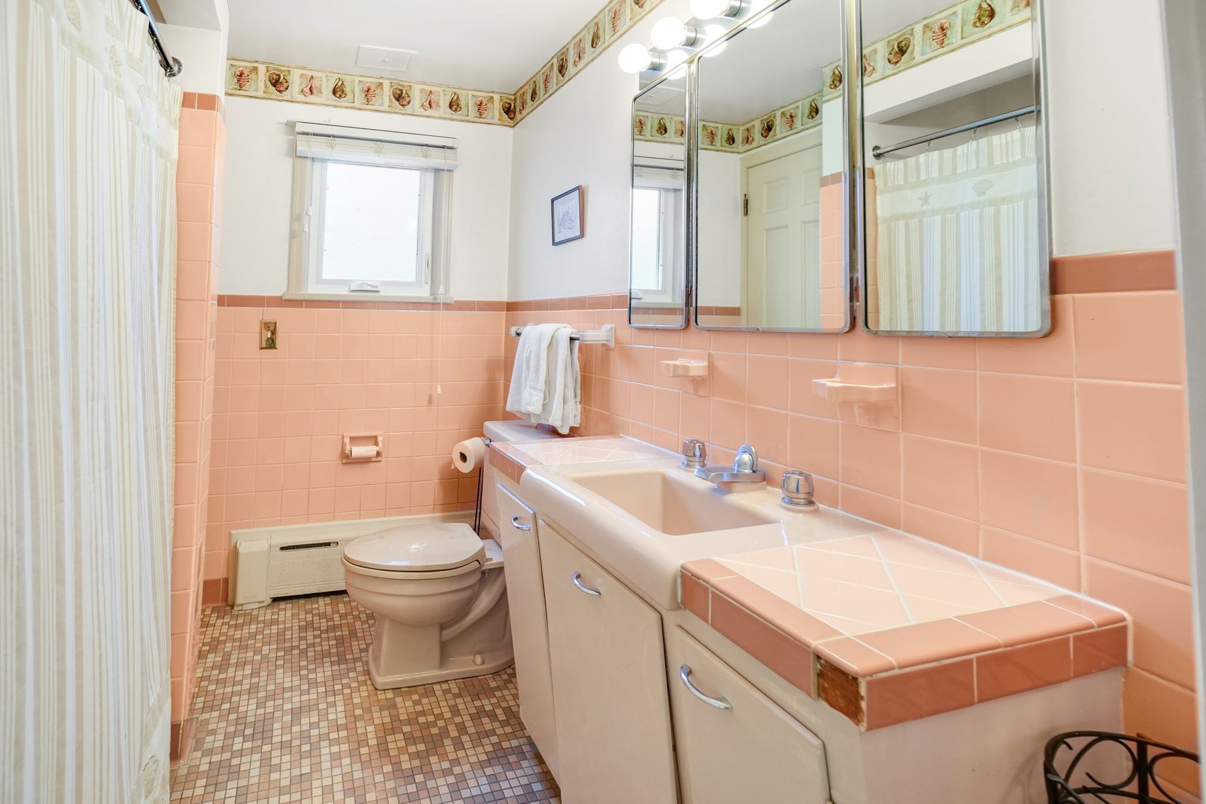 Image for MINIMUM BID AUCTION $499,000! 616 Manitou Dr