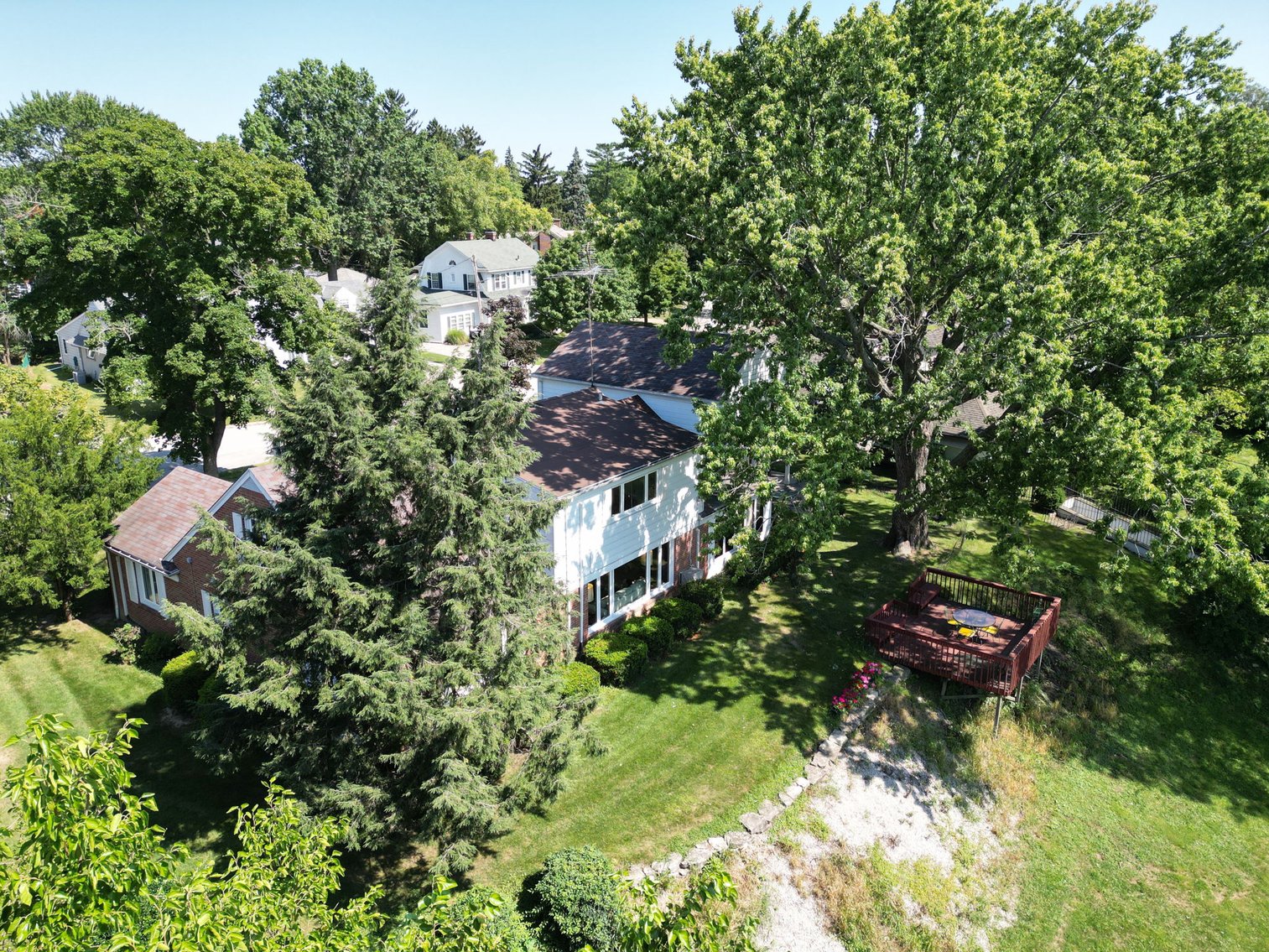 Image for MINIMUM BID AUCTION $499,000! 616 Manitou Dr