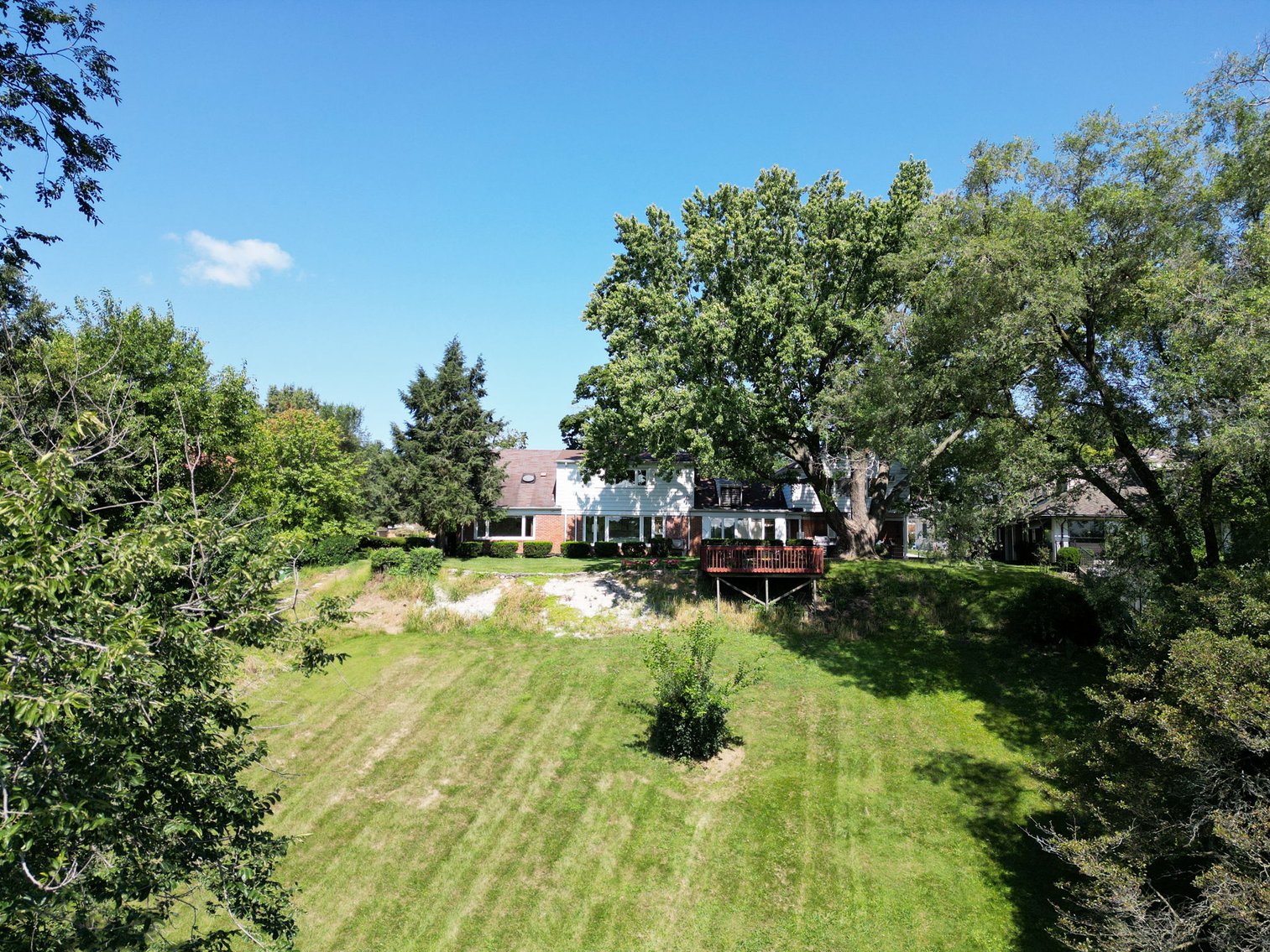 Image for MINIMUM BID AUCTION $499,000! 616 Manitou Dr