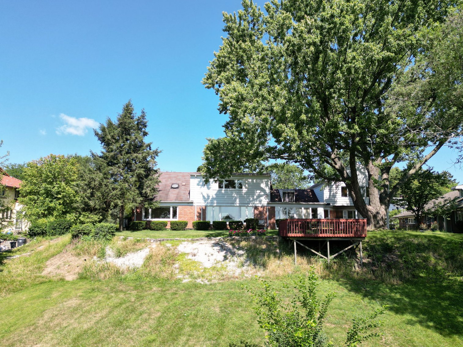 Image for MINIMUM BID AUCTION $499,000! 616 Manitou Dr
