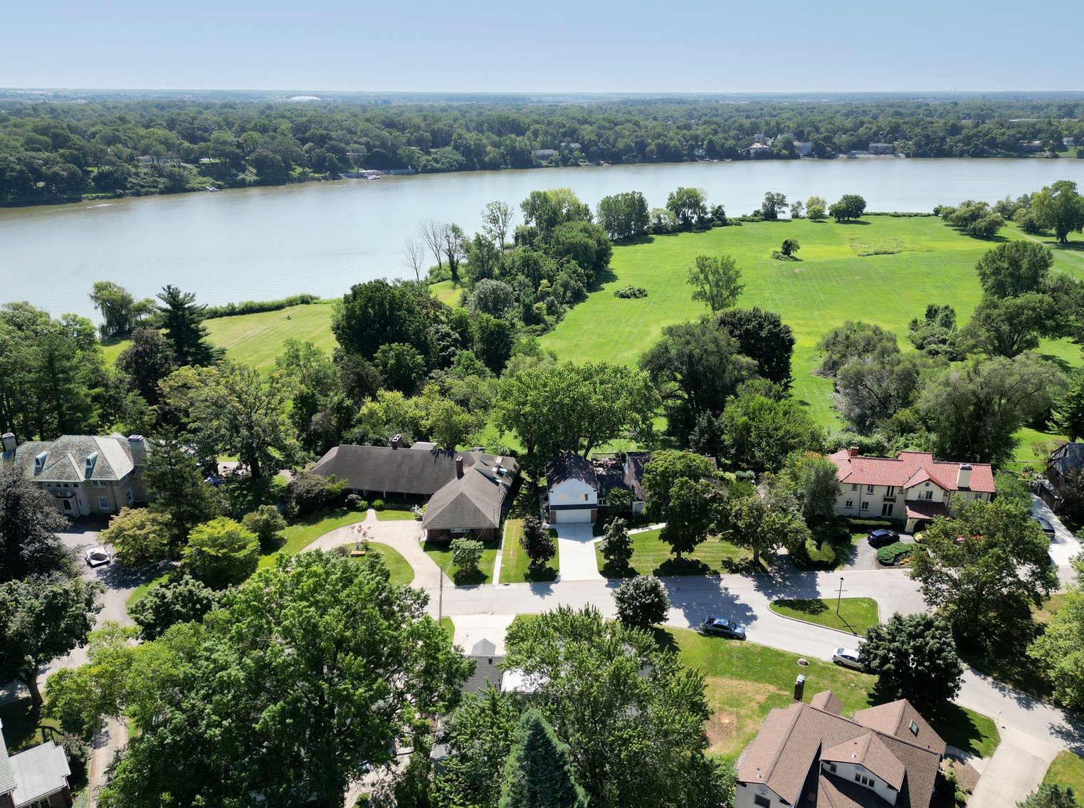 Image for MINIMUM BID AUCTION $499,000! 616 Manitou Dr