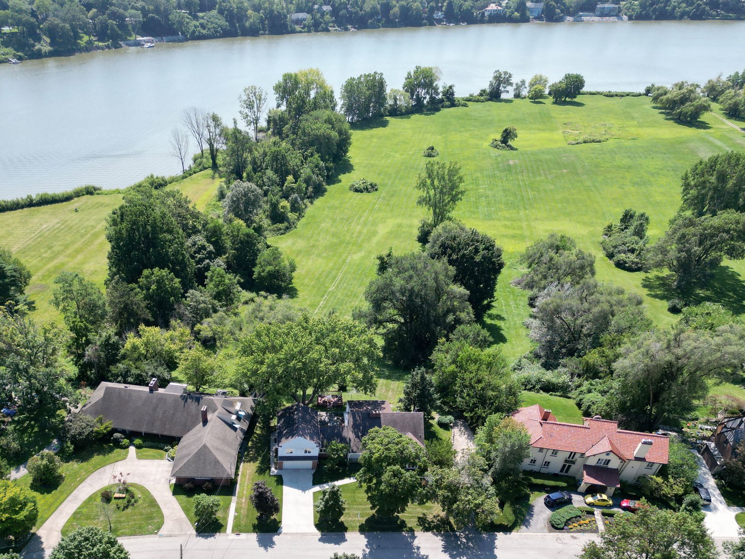 Image for MINIMUM BID AUCTION $499,000! 616 Manitou Dr