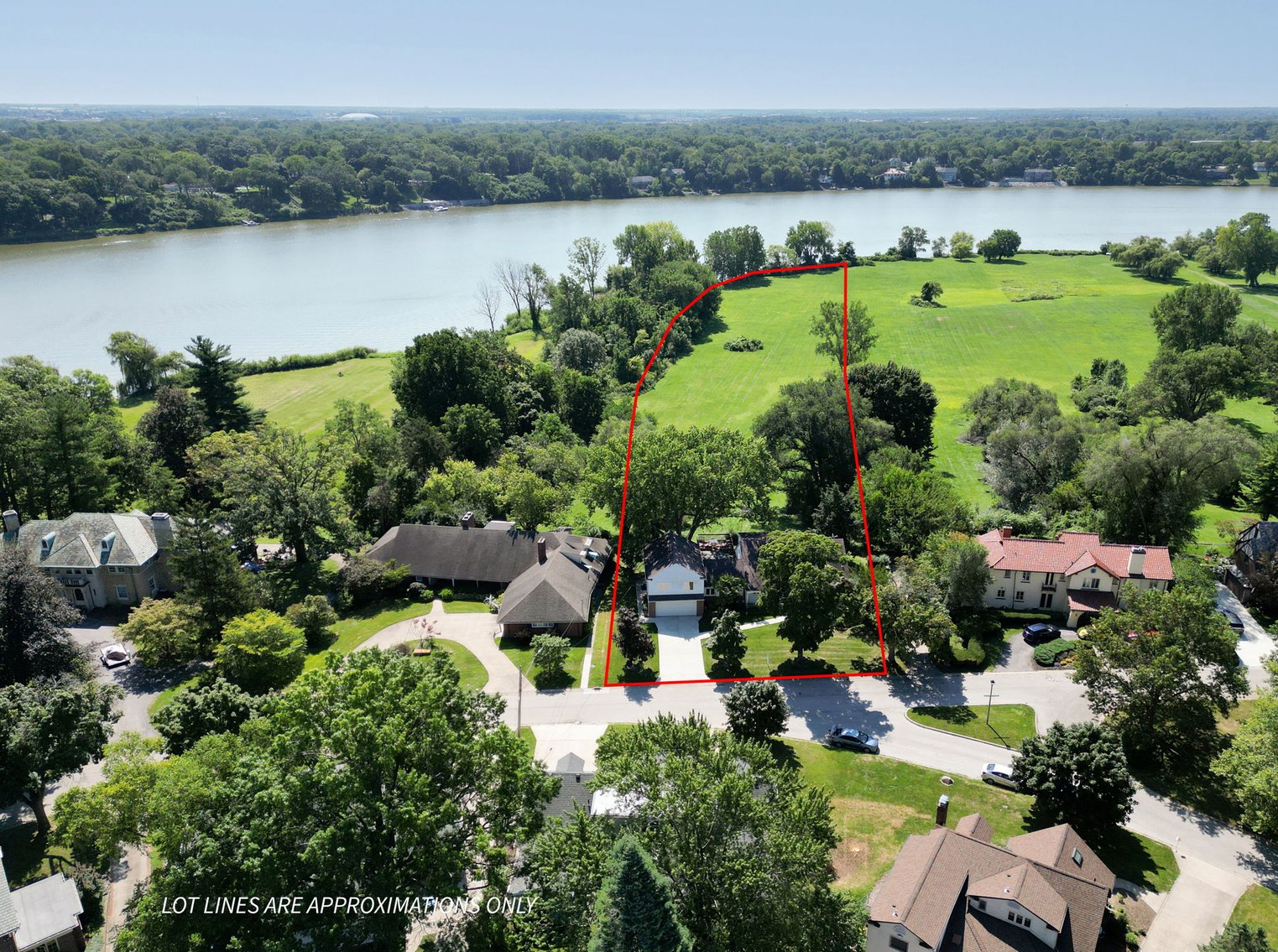 Image for MINIMUM BID AUCTION $499,000! 616 Manitou Dr