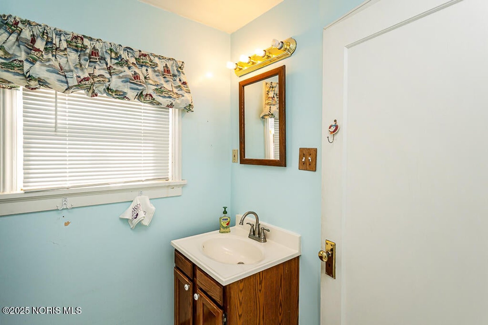 Image for MINIMUM BID AUCTION $99,000! 2149 Westbrook