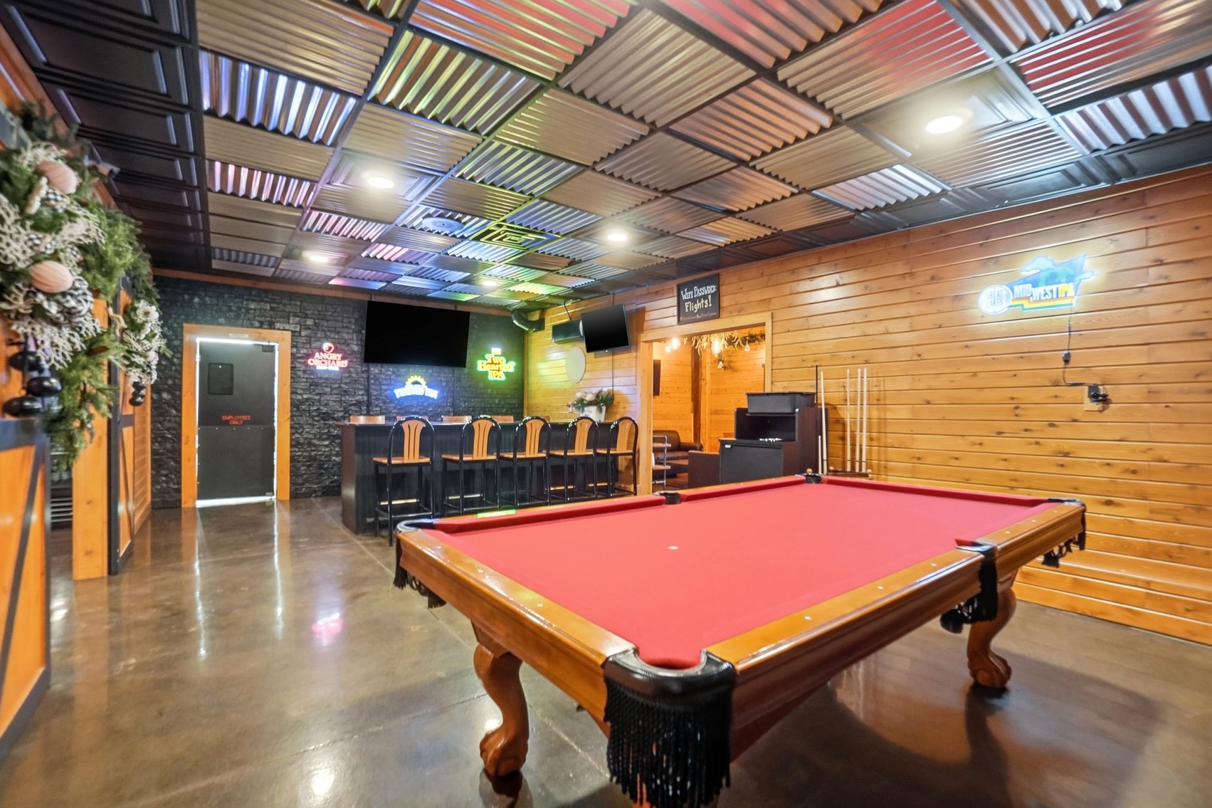 Image for TURN-KEY BUSINESS AUCTION! 2330 Bright Rd