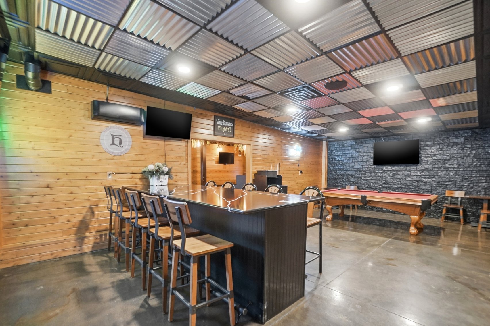 Image for TURN-KEY BUSINESS AUCTION! 2330 Bright Rd