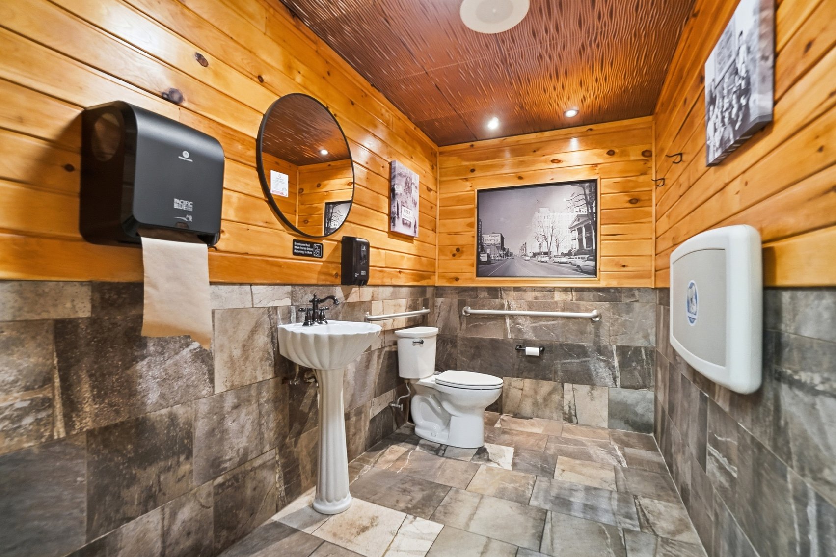 Image for TURN-KEY BUSINESS AUCTION! 2330 Bright Rd