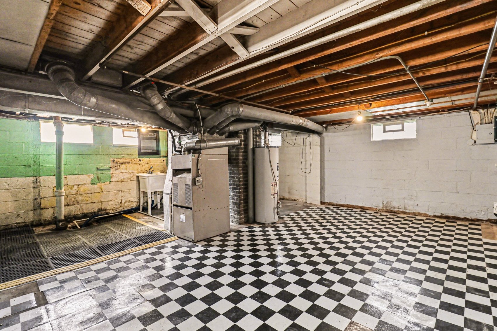 Image for MINIMUM BID AUCTION $39,000! 936 Atlantic Ave