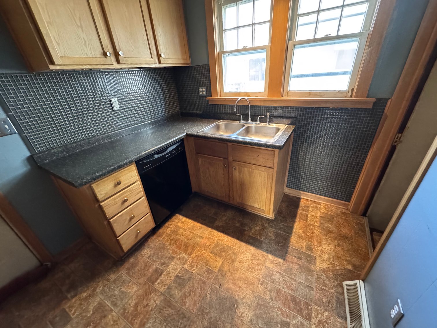 Image for MINIMUM BID AUCTION $49,000! 610 Dryden