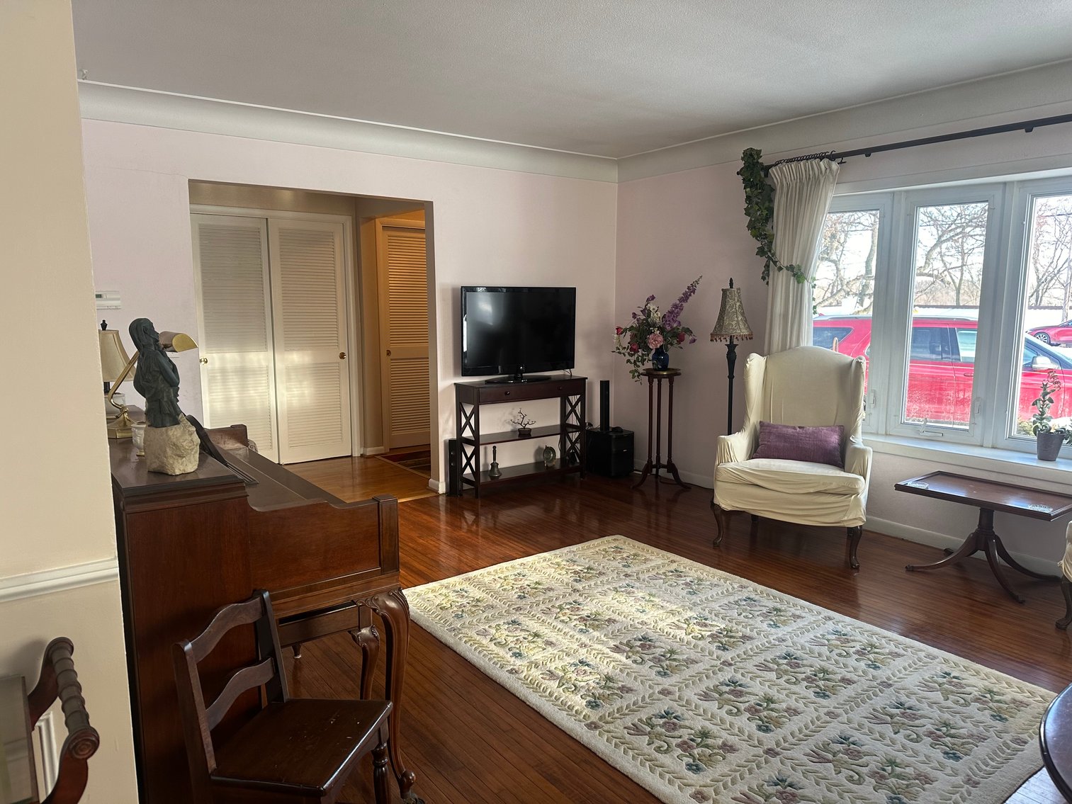 Image for MINIMUM BID AUCTION $225,000! 5930 N River Rd