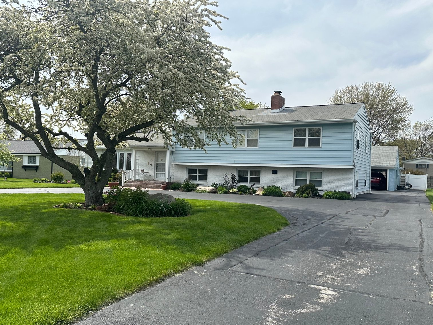 Image for MINIMUM BID AUCTION $225,000! 5930 N River Rd