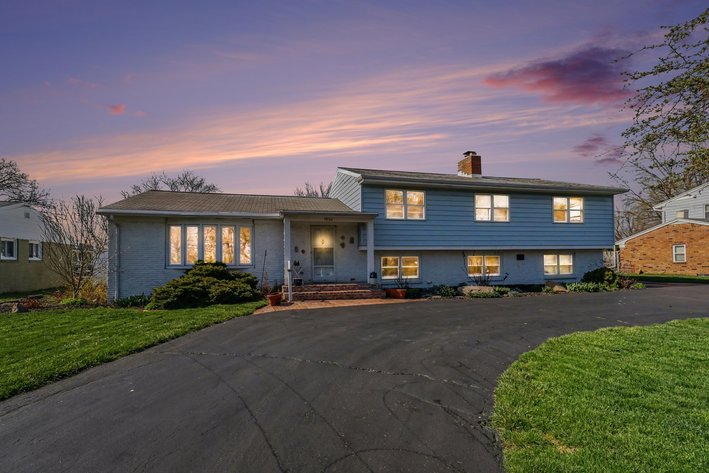 Image for MINIMUM BID AUCTION $225,000! 5930 N River Rd