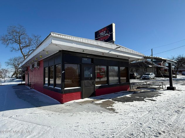 Image for MINIMUM BID AUCTION $90,000! 4820 Summit St