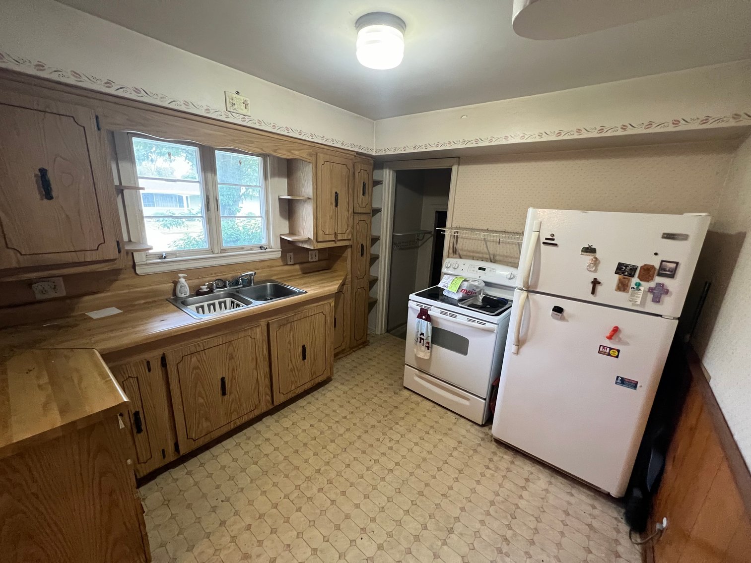 Image for MINIMUM BID AUCTION $89,000! 1174 Elco ave