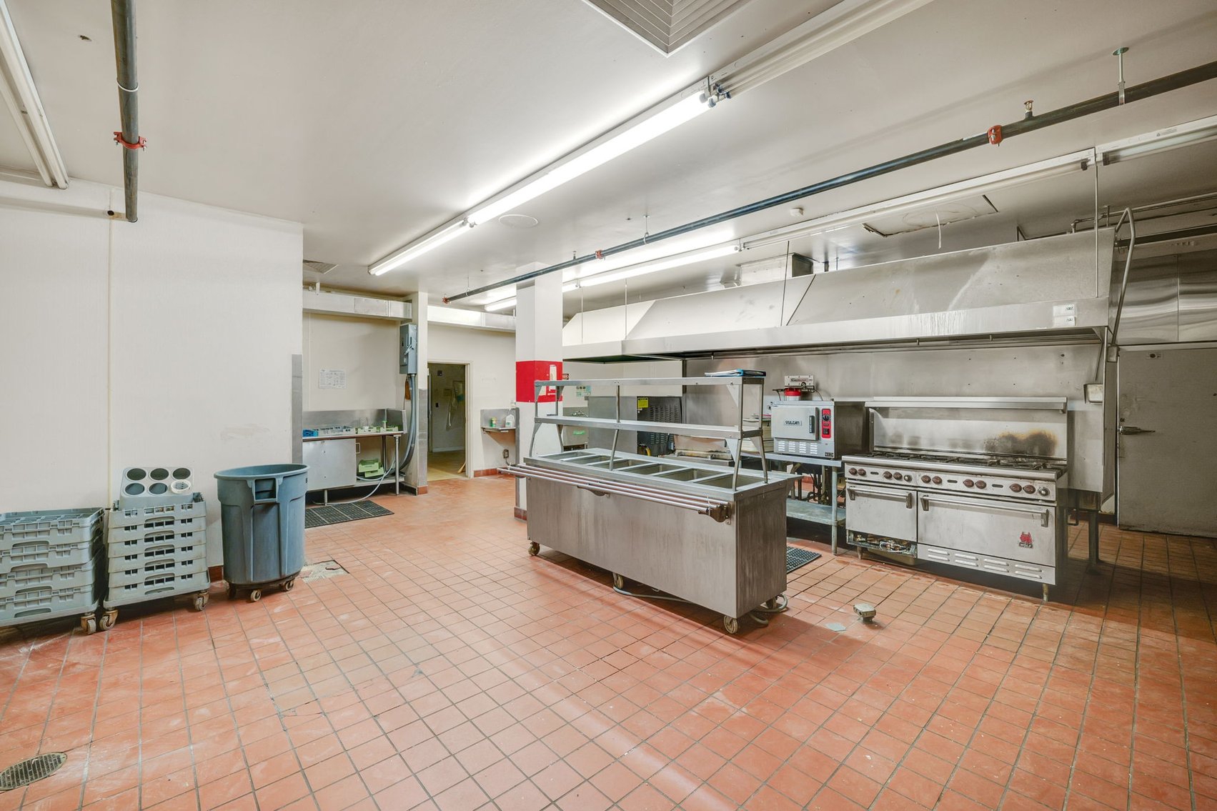 Image for MINIMUM BID AUCTION $199,000! 2051 Collingwood