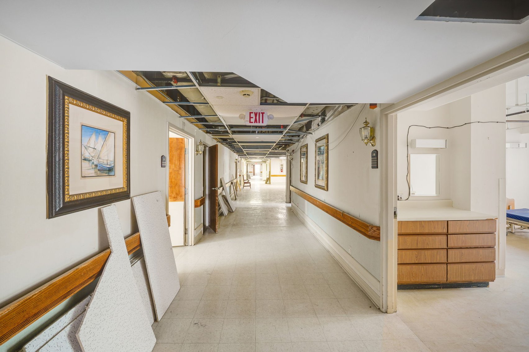 Image for MINIMUM BID AUCTION $199,000! 2051 Collingwood