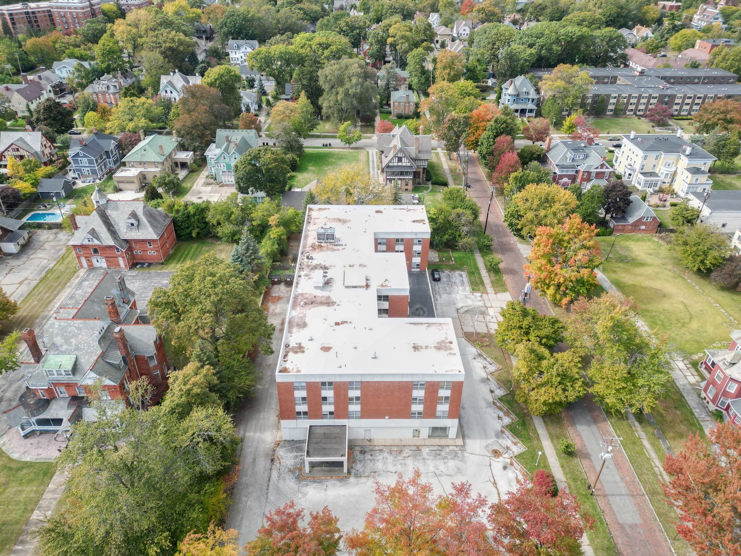 Image for MINIMUM BID AUCTION $199,000! 2051 Collingwood