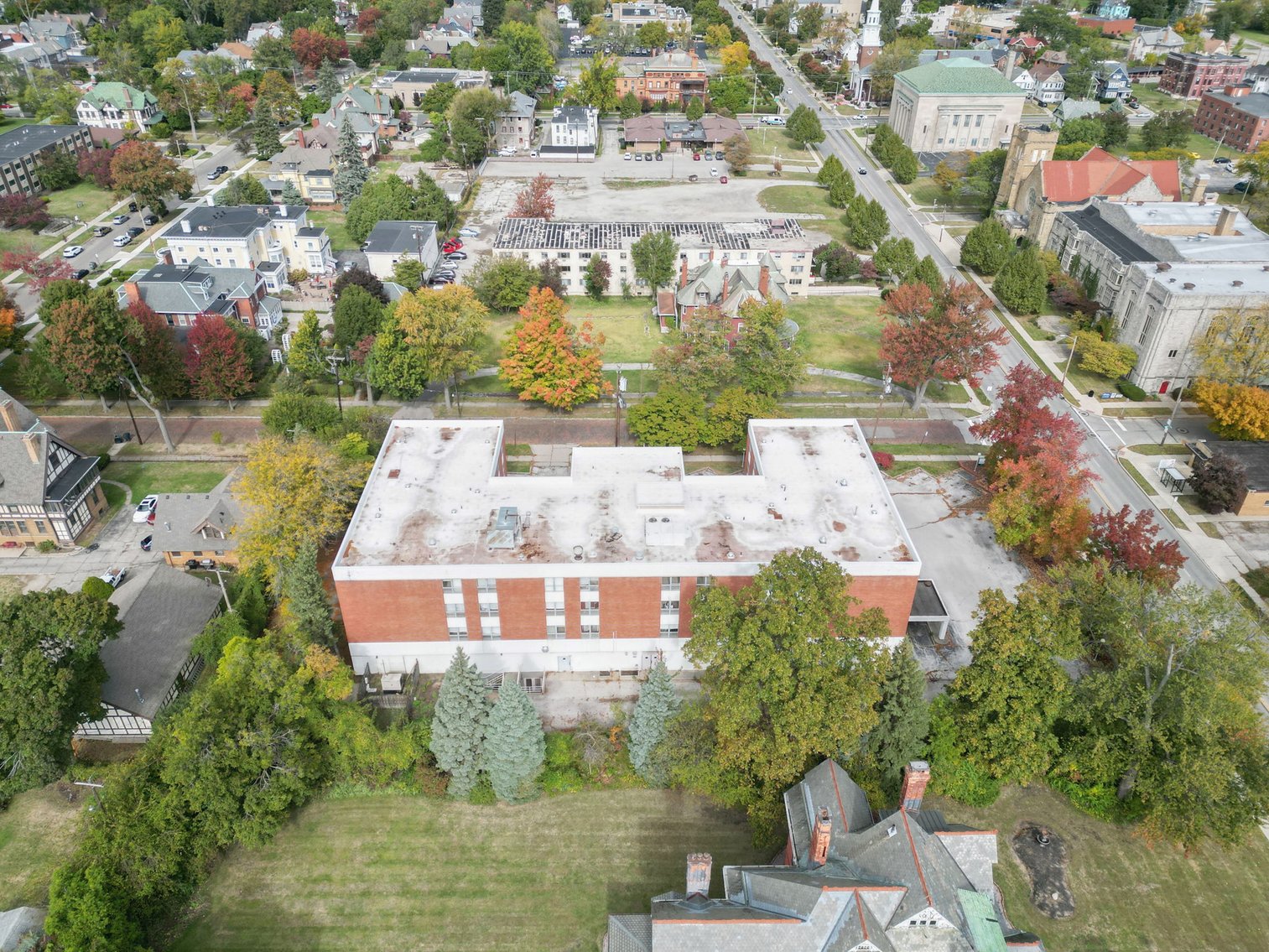 Image for MINIMUM BID AUCTION $199,000! 2051 Collingwood